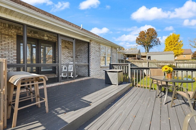 Building Photo - 76 Waterford Way