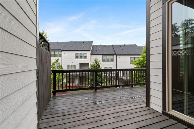 Building Photo - 1505 Slopeside Loop SE