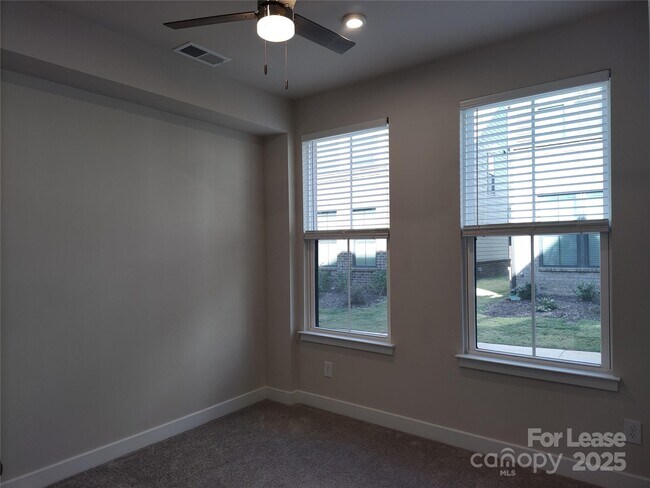 Building Photo - 6025 Fonsac Ln