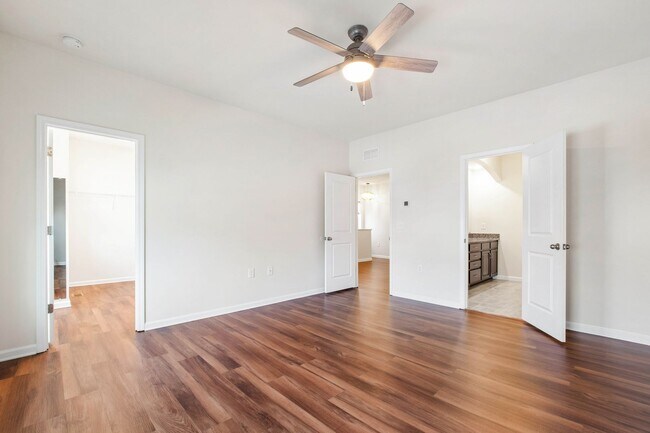 Building Photo - Charming, Well-Maintained Home in Central Morrisville!