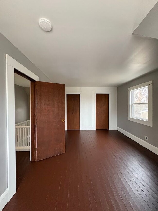 Building Photo - Beautifully finished 3 bedroom home for rent - Akron OH