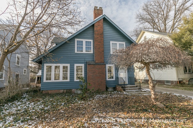 Primary Photo - Charming 3 Bedroom Home