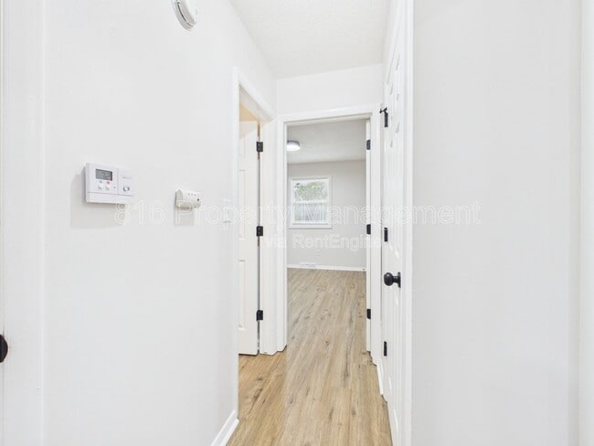 Building Photo - 100 S Oxford Ave