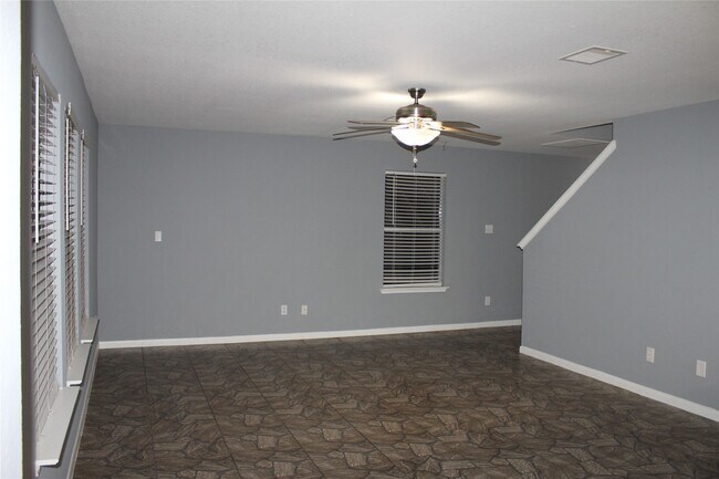 Building Photo - 8143 Sanders Forest Ct