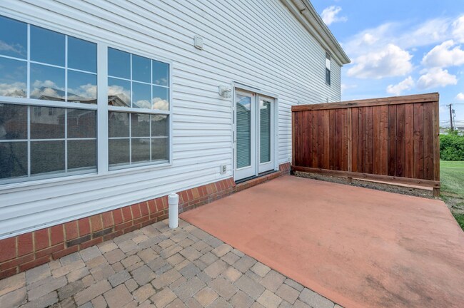 Building Photo - 1022 Fiddler Creek Way