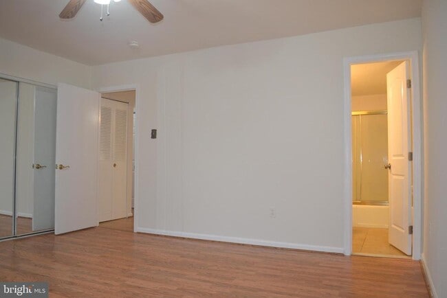 Building Photo - 722 Quince Orchard Blvd