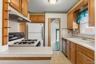 Building Photo - 9616 Colwell Ave