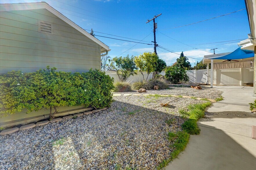 Building Photo - 17068 Celtic St