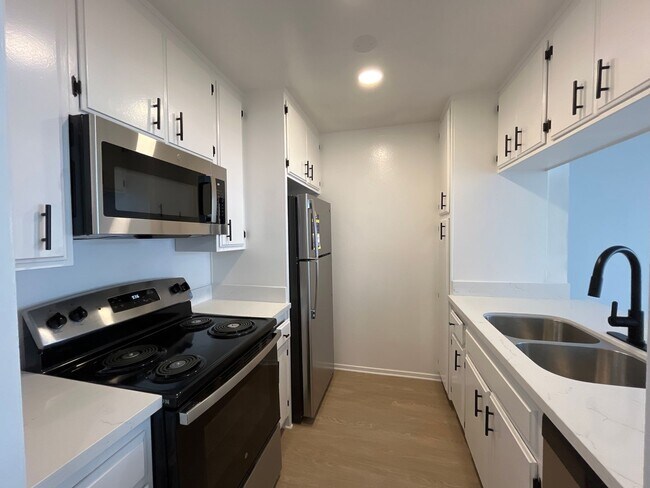 Interior Photo - 245 South Serrano Ave