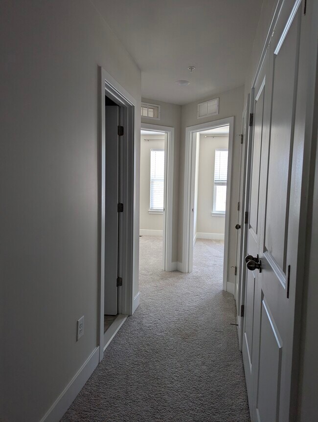 Building Photo - 2942 Bridgewater Dr