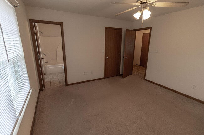 Building Photo - 1613 Citadel Dr