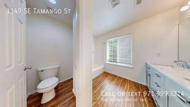 Building Photo - 1149 SE Tamango St