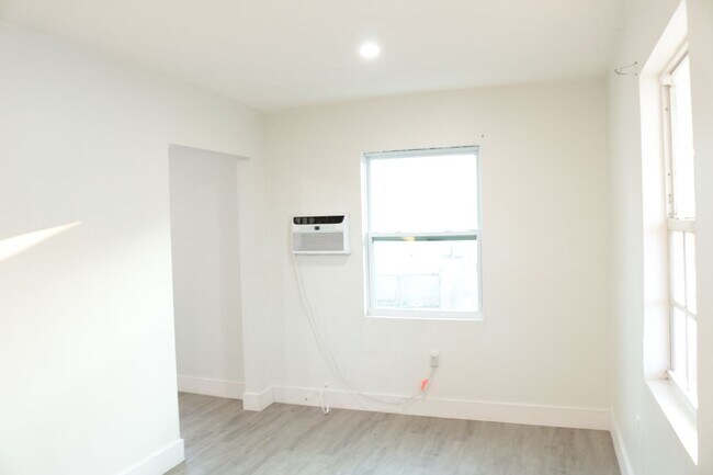 Building Photo - 1768 NW 112th Terrace