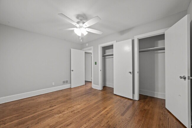 Building Photo - 2405 Jefferson Dr