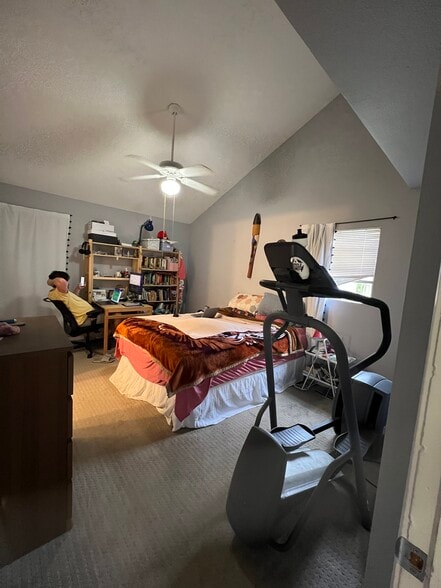 Main bedroom - 18306 Center St