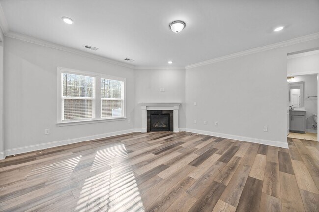 Building Photo - Modern 5-Bed, 4-Bath Family Home with Garage & Pool Access – Devon Square