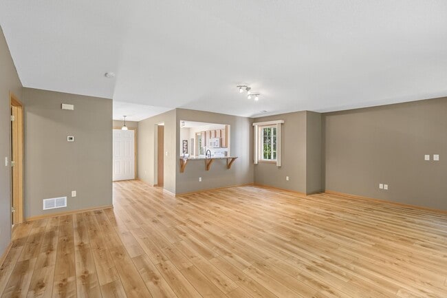 Building Photo - 220 Emerson Ave E