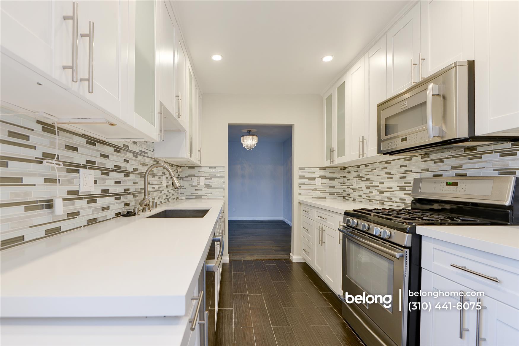 Building Photo - 2223 S Bentley Ave