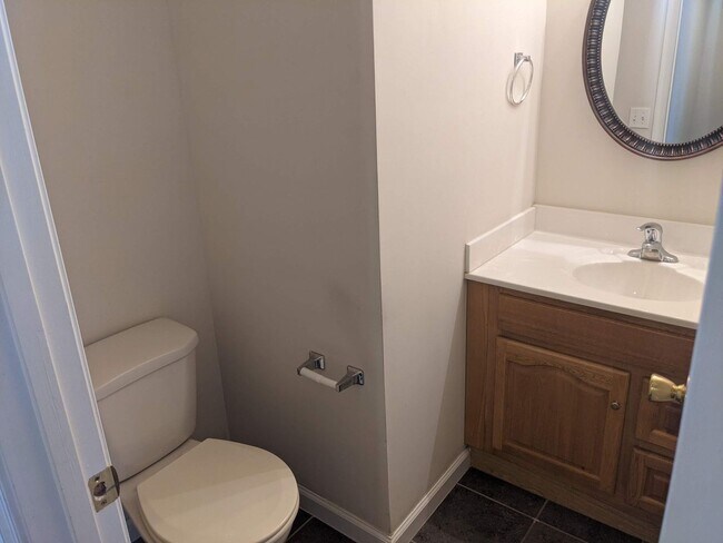 Building Photo - 3 Bedroom Townhouse for Rent in Waynesboro!