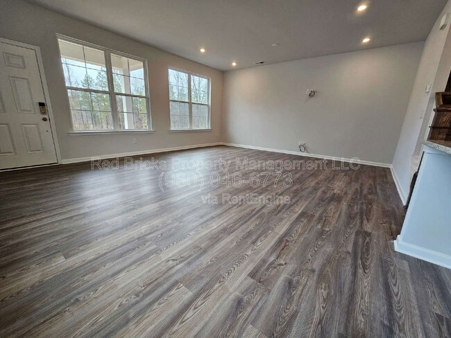 Building Photo - 7828 Nelson Rd