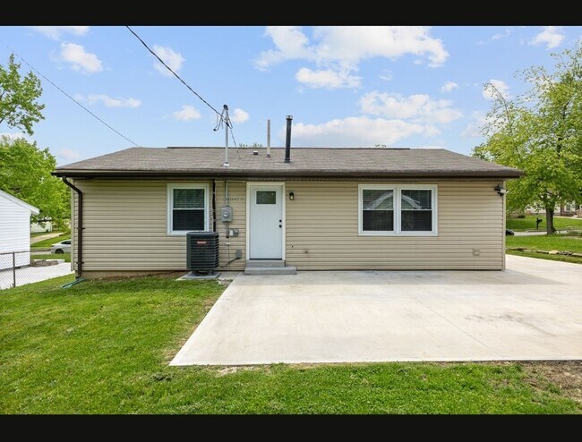 Building Photo - 3782 Feather Ln