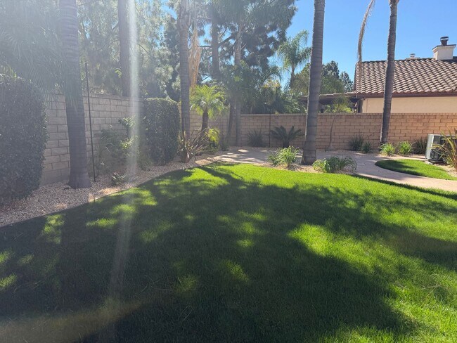 Building Photo - 4 Bedroom Home for Rent in Camarillo!