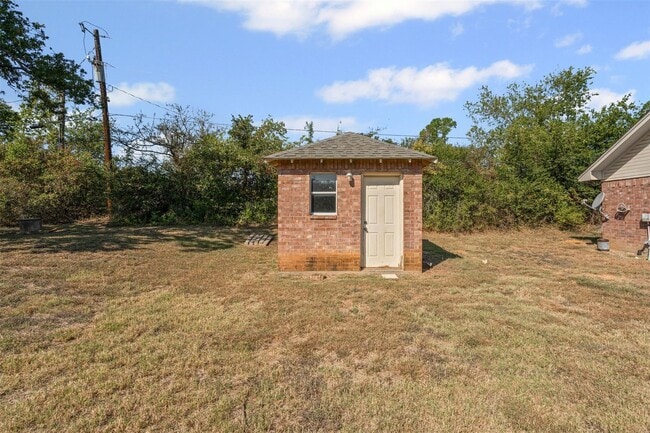 Building Photo - Charming Home In Weatherford