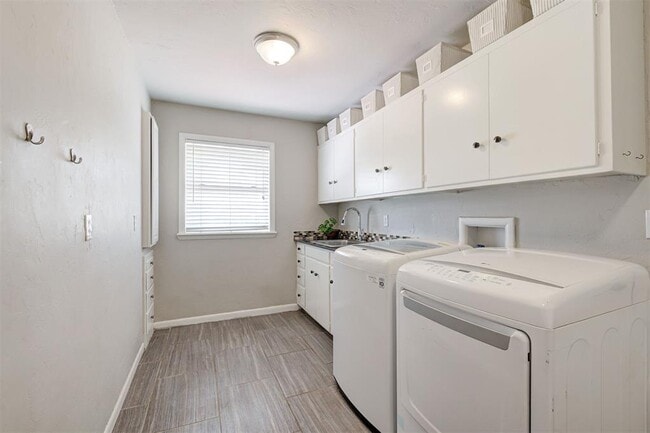Building Photo - 3127 NW 69th St