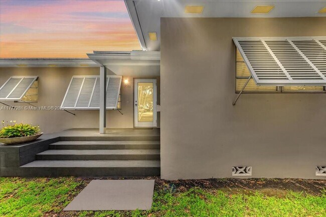Building Photo - 7911 SW 55th Ave