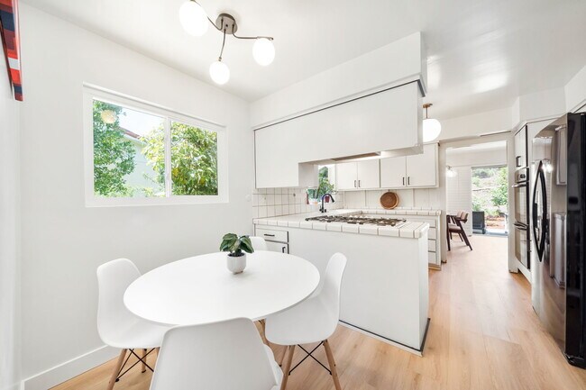 Building Photo - 11411 Dona Pegita Dr