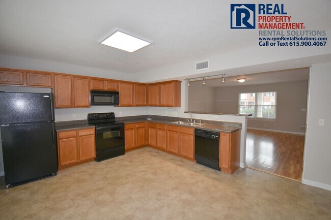 Building Photo - Wonderful 2bd 2.5ba townhome in highly desirable Blackman area!