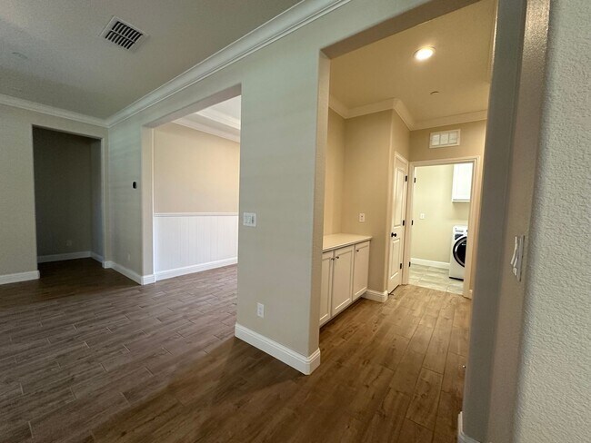Building Photo - Impressive All Single Story 3 Bedroom, 2.5...
