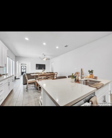 Building Photo - 13238 Fantine Flds