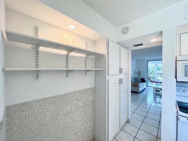 Building Photo - 3030 Marcos Dr