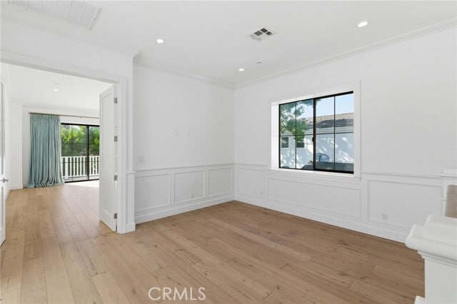 Building Photo - 1405 Oak Ave