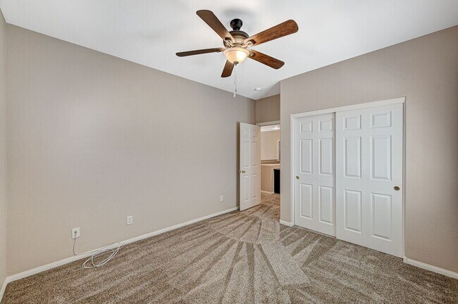 Building Photo - 10588 Isola Bella St