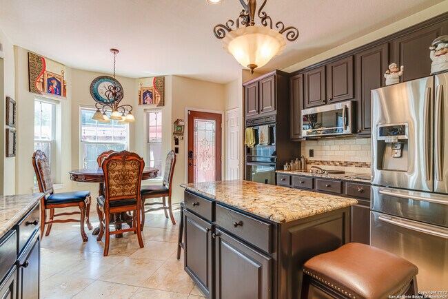 Building Photo - 4514 Shavano Hollow