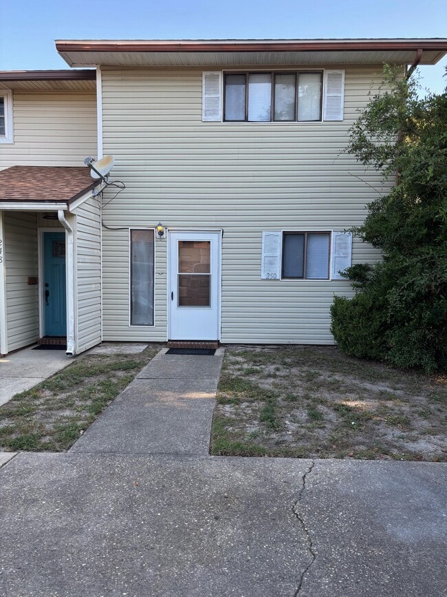 Building Photo - 250 Kathy Ct