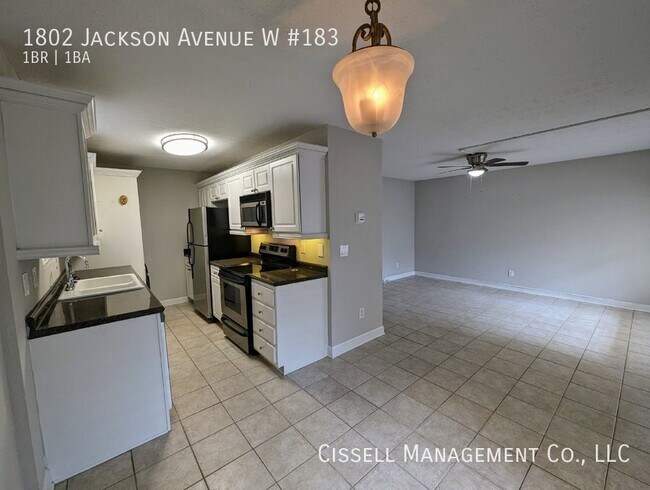 Building Photo - 1802 Jackson Ave W