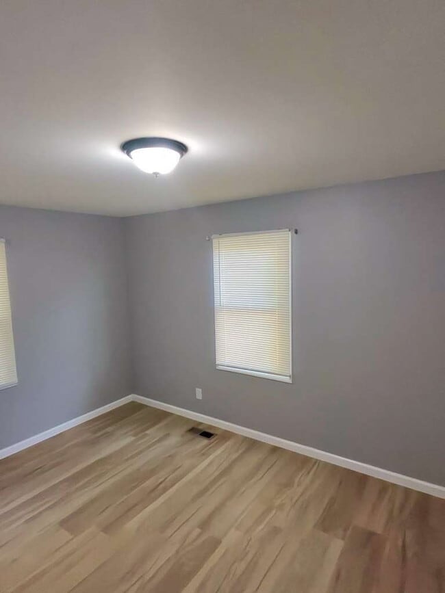 Building Photo - Freshly Updated Florissant Rental – Perfect for Families!