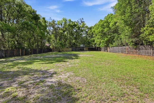 Building Photo - 550 E Minnesota Ave