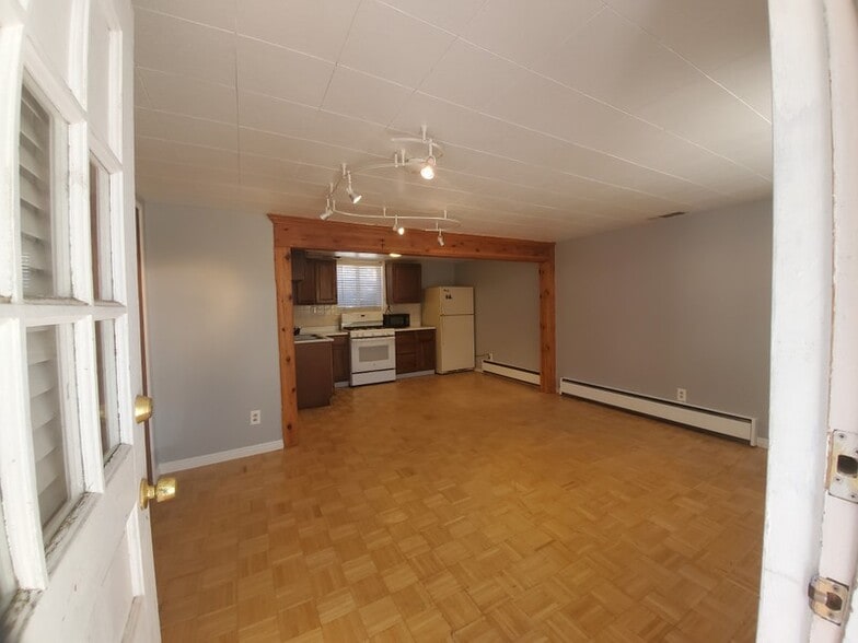 Building Photo - 1727 Ramona Ave