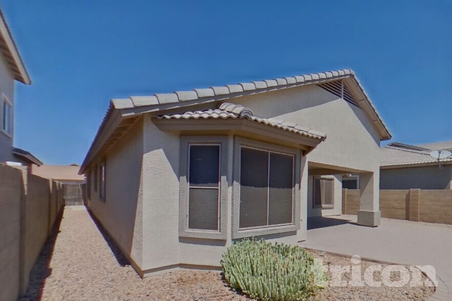 Building Photo - 20711 N Santa Cruz Dr