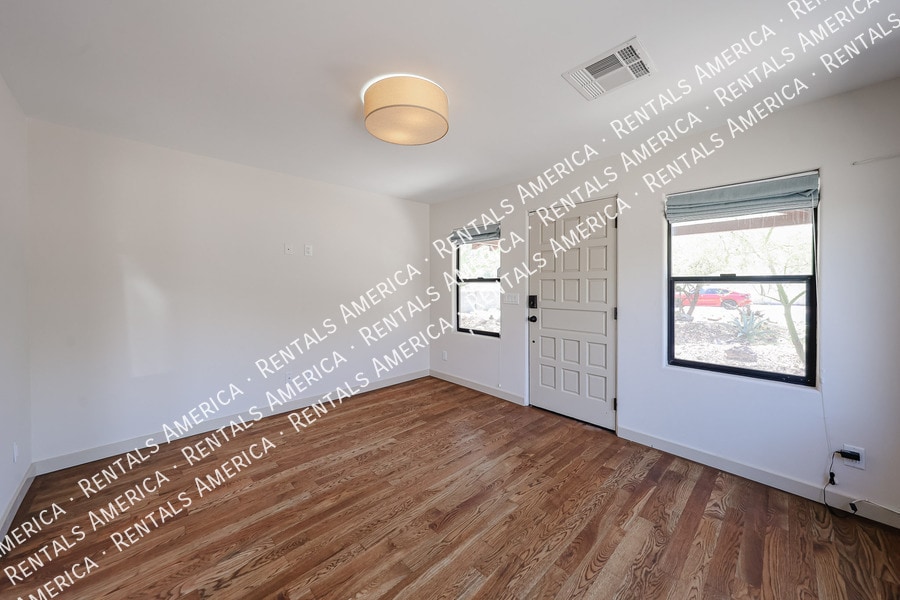 Building Photo - 3809 N 9th St