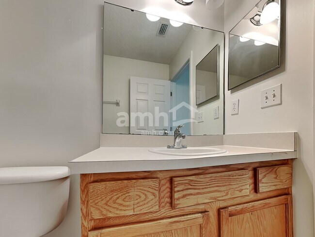 Building Photo - 14070 Eagle Feathers Dr