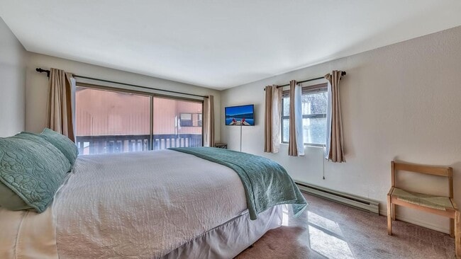 Building Photo - Well appointed, super clean condo - furnis...