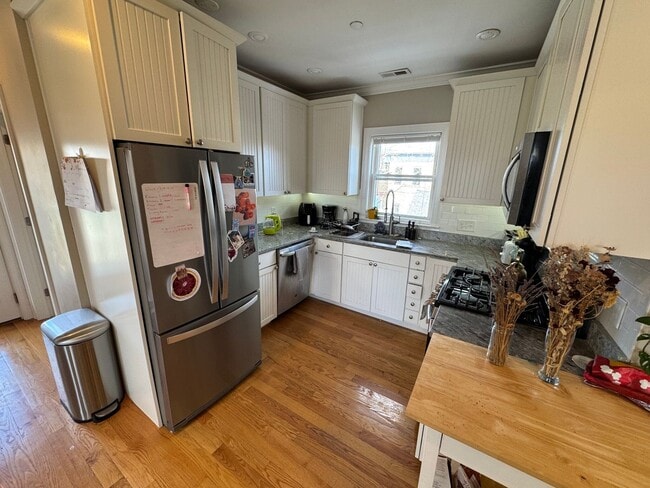Building Photo - 9/1 Fully renovated 5BR/2BA in Cambridgeport/Central Sq area!