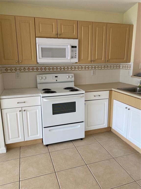 Building Photo - 11729 Crest Creek Dr