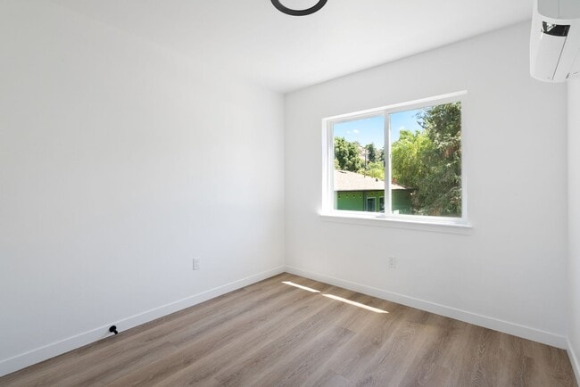 Building Photo - AVAILABLE FOR 2026-2027 SCHOOL YEAR...14 B...