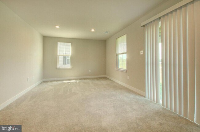 Building Photo - 110 Fletcher Cir